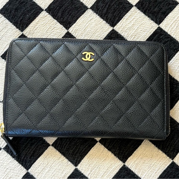 CHANEL Quilted Caviar Organizer Wallet - Picture 2 of 16